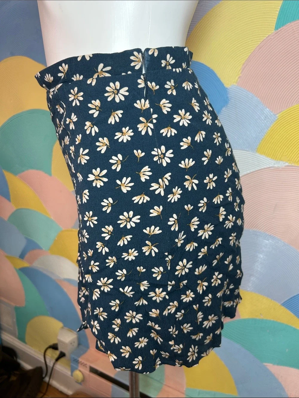 Cooperative Navy Floral Scallop-Hem Mini Skirt sz 6